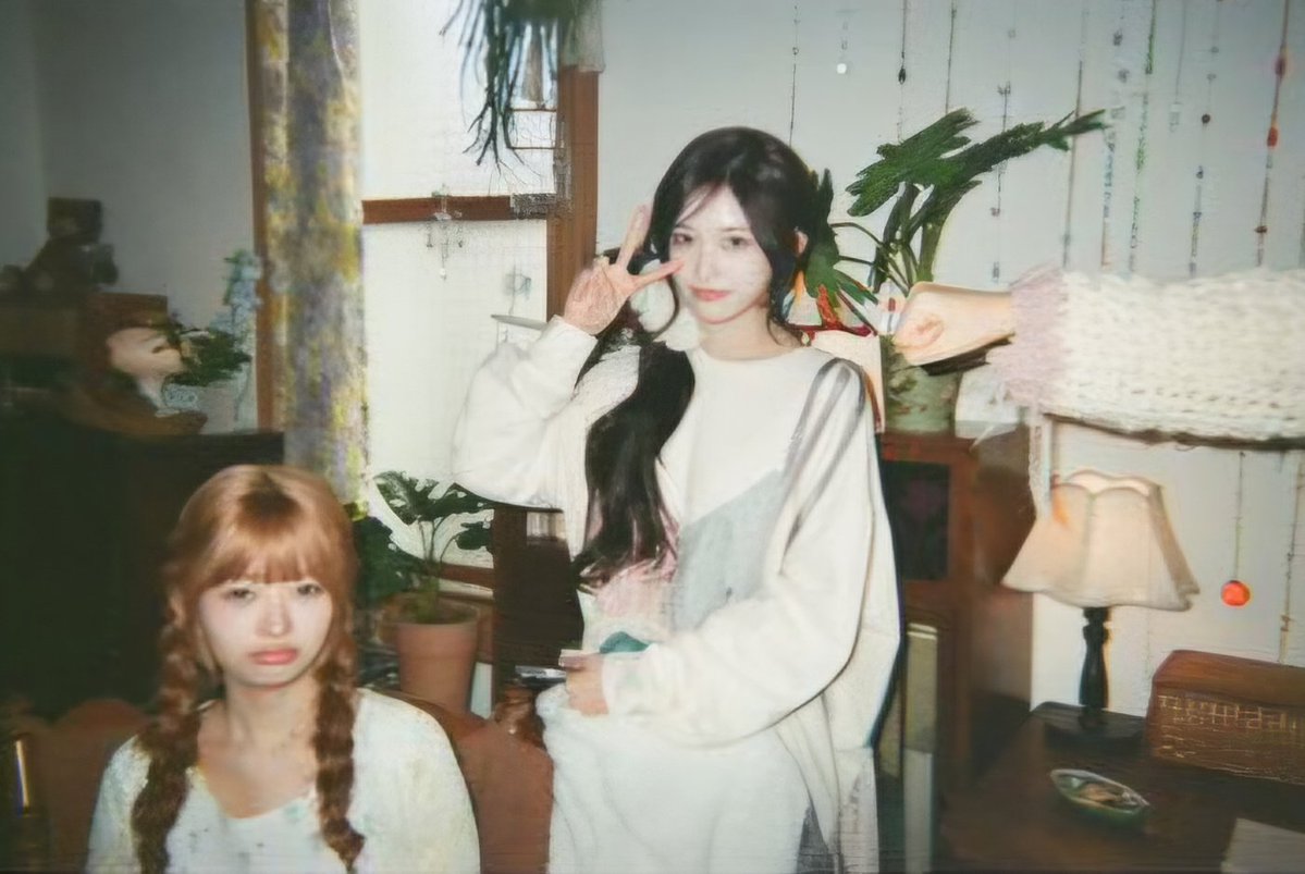 DIVE INTO GAEUL tweet media