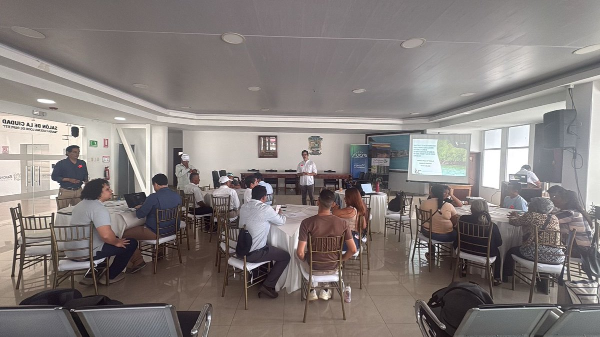 andresarens's tweet photo. Esta semana en Manabí aportando con el sector acuícola y pesquero: 
1.- Bahía de Caráquez con los pequeños acuacultores del estuario. 
2.- Participando en panel para los alumnos de la PUCE en Manta. 
3.- Facilitando un taller para la SRP, MAE, ONGs, academia y sector pesquero. https://t.co/NpmLbXAJ5O