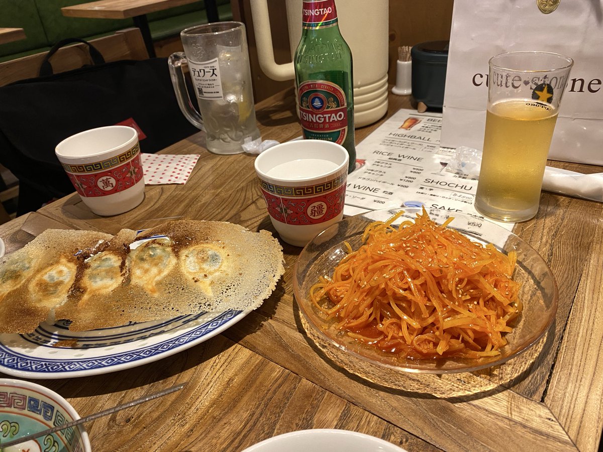 rieu35_fine's tweet photo. しまった！終わりのご挨拶の方が遅くなった！
石フリマ無事終了しました。盛況のうちに終わり大変嬉しく思います。相方と中華を食べて帰ろうとしたらお祭りに遭遇！三社祭だったんですね。楽しい1日だったな〜。
明日はギャラリーに在廊するので個人的な収穫はまた後日に！ https://t.co/73AyFiO1e9