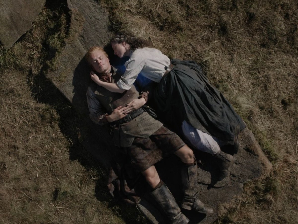 lallybroch7_'s tweet photo. I was thinking that when there is the blue light from Claire's chest, the ghost scene is also in shades of blue... as if the power of her light is connected to him.
HIS HOME IS INSIDE HER HEART. 🩵😭 #outlander https://t.co/ouUlaotuqf