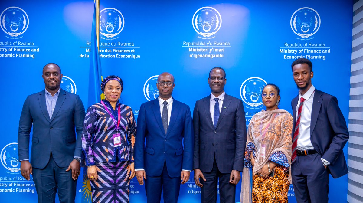 RwandaFinance's tweet photo. On the sidelines of the Africa CEO Forum, Minister @yusuf_murangwa held a courtesy call with Nigeria's Finance Minister @taiwoyedele. Discussions focused on matters of mutual interest, particularly in areas ofeconomic and bilateral cooperation between Rwanda and Nigeria.
Stronger ties. Bigger opportunities. 🇷🇼🤝🇳🇬
#RwandaNigeria #EconomicCooperation