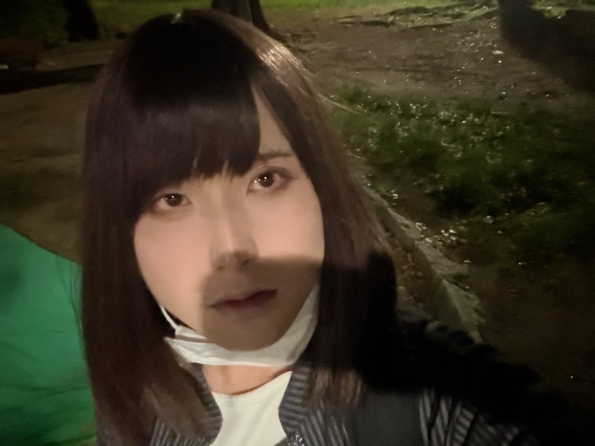 Rosagigantea526's tweet photo. 飲みすぎて公園で着席 https://t.co/7ljbkyyUdY