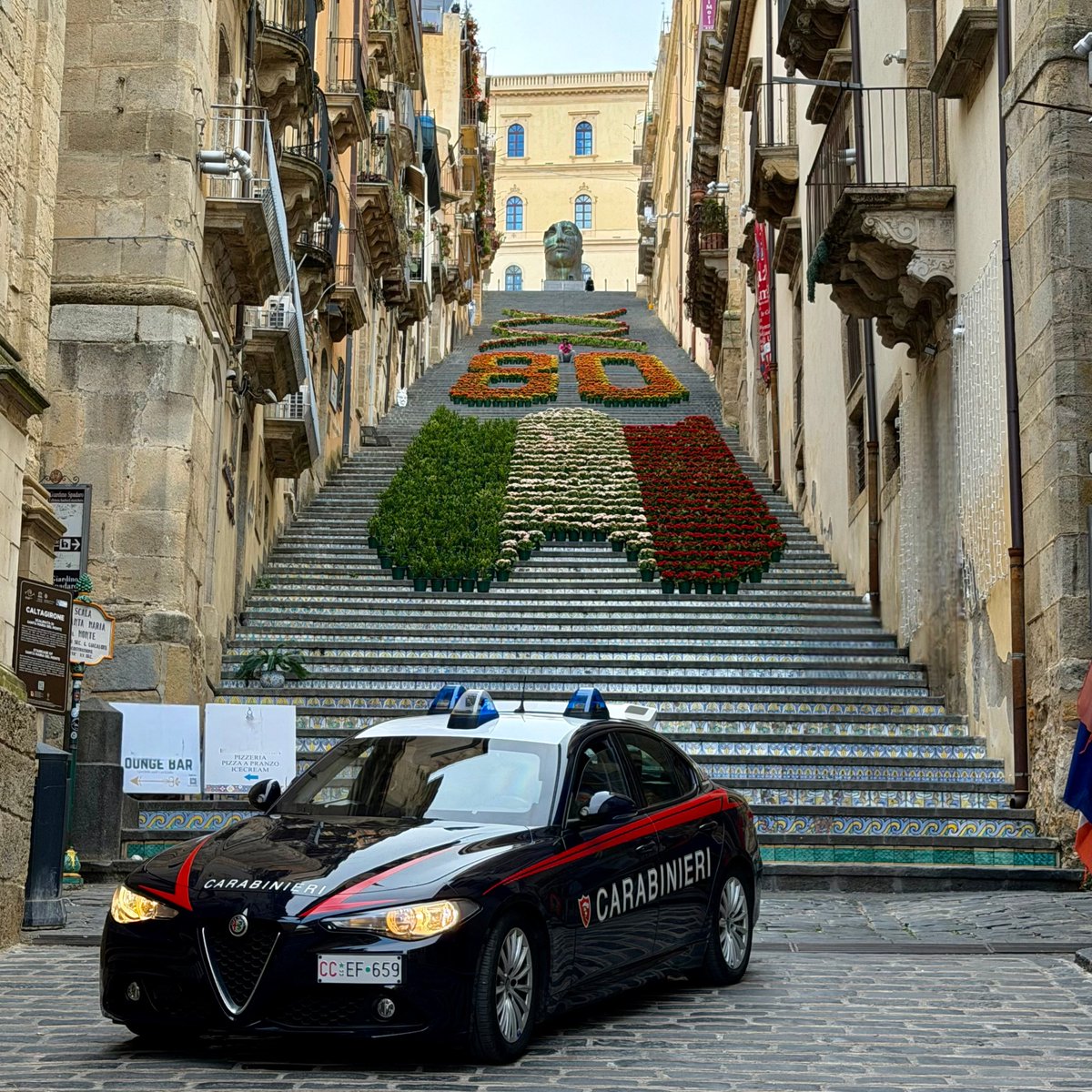 Arma dei Carabinieri tweet media