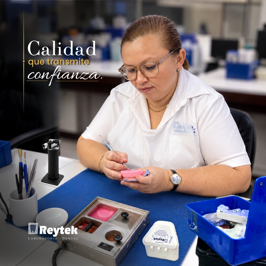 Reyteklab's tweet photo. Detrás de cada restauración existe algo más importante: la confianza que un doctor deposita en nuestro trabajo.

Reytek Laboratorio Dental, donde se crean las sonrisas.

#reyteklab #odontologiadigital #rehabilitacionoral #dentallab #odontologiaestetica #cadcamdental #prostodoncia https://t.co/geUFRWWR2g