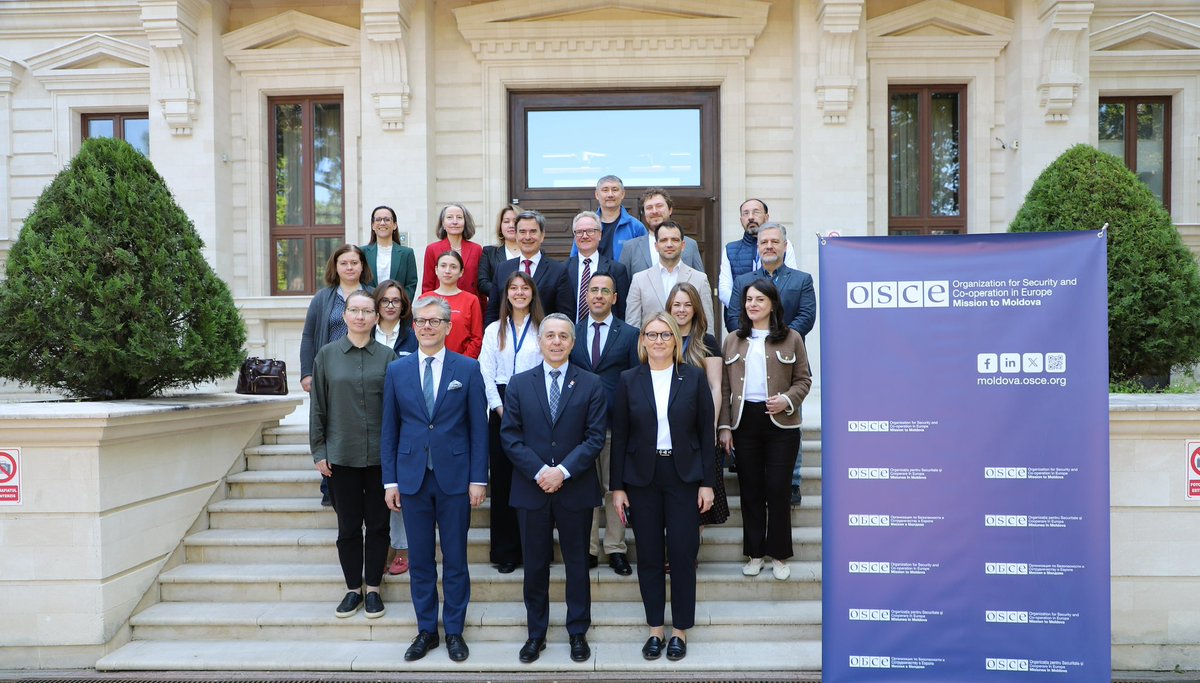 ignaziocassis's tweet photo. #OSCE26CH At the @OSCEMoldova Mission in Chișinău, I thanked the team for its important work in support of #dialogue, #stability and confidence-building in the region. https://t.co/uguHNpDzLO