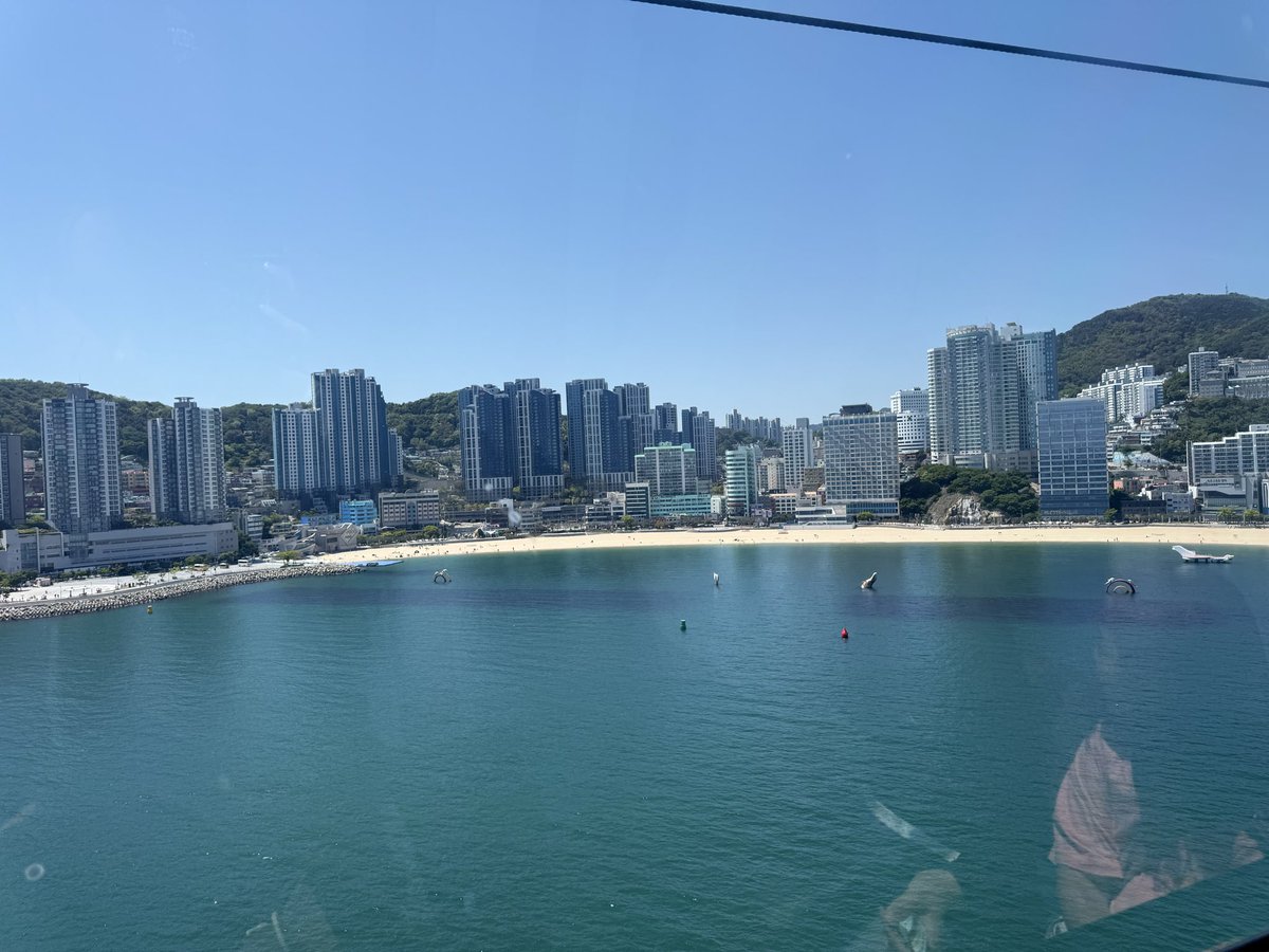 JinyaCrow's tweet photo. My biggest regret about travelling to Korea is not being more familiar with the language. I feel like there were a lot of cool and kind people I wasn’t able to make friends with because of my ignorance. I will study Korean so that I can come back. https://t.co/dlwWeihx3Z