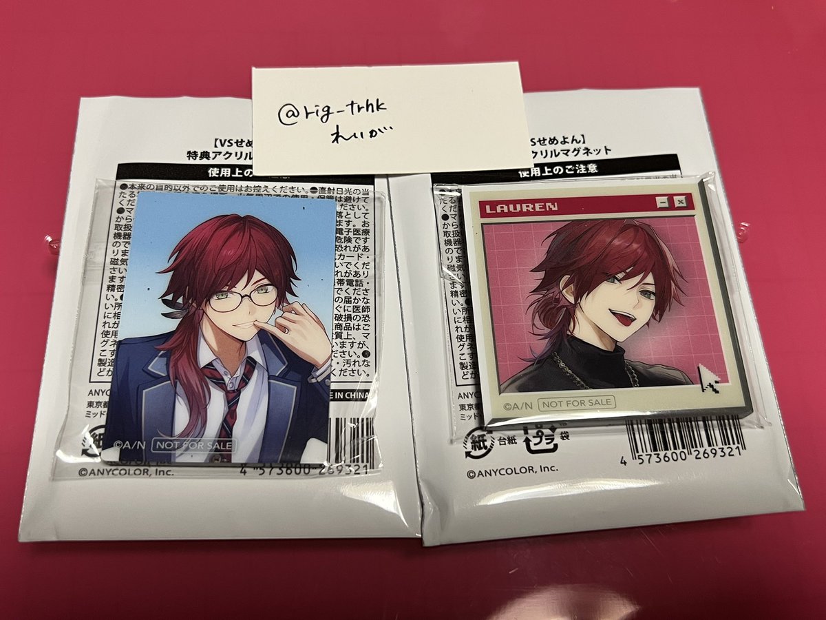 rig_trhk's tweet photo. @Apple__0203 検索よりお声かけいただき、誠にありがとうございます。
こちらの左側のものが未開封の状態で黒い汚れのようなものが見受けられまして、
もし開封してもよろしければ手指用の消毒液でふきあげて汚れが取ることができれば、こちらのお品物もご提示可能でございます。
確認不足で申し訳ございません。 https://t.co/1i7rIlr4lb
