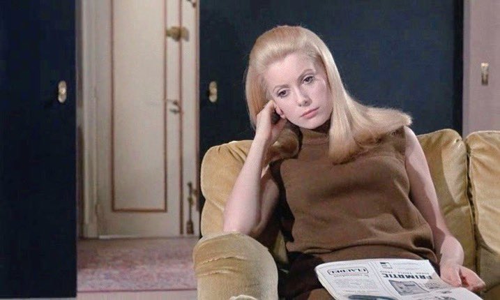 Jopolkadot's tweet photo. Belle de jour

Luis Buñuel 
1967 https://t.co/PZ1rMR9uxQ