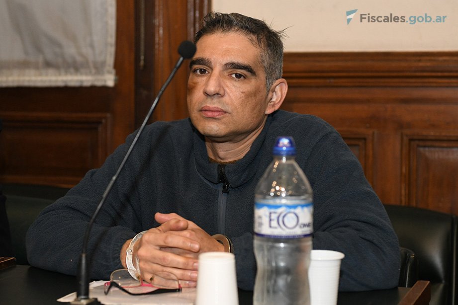 FiscalesGobAr's tweet photo. 📌Confirmaron la condena a prisión perpetua del podólogo que envenenó a su esposo en un sanatorio de Recoleta en 2020

Accedé a la nota: https://t.co/ulau1NwzTO https://t.co/cmZ2WlFGRI