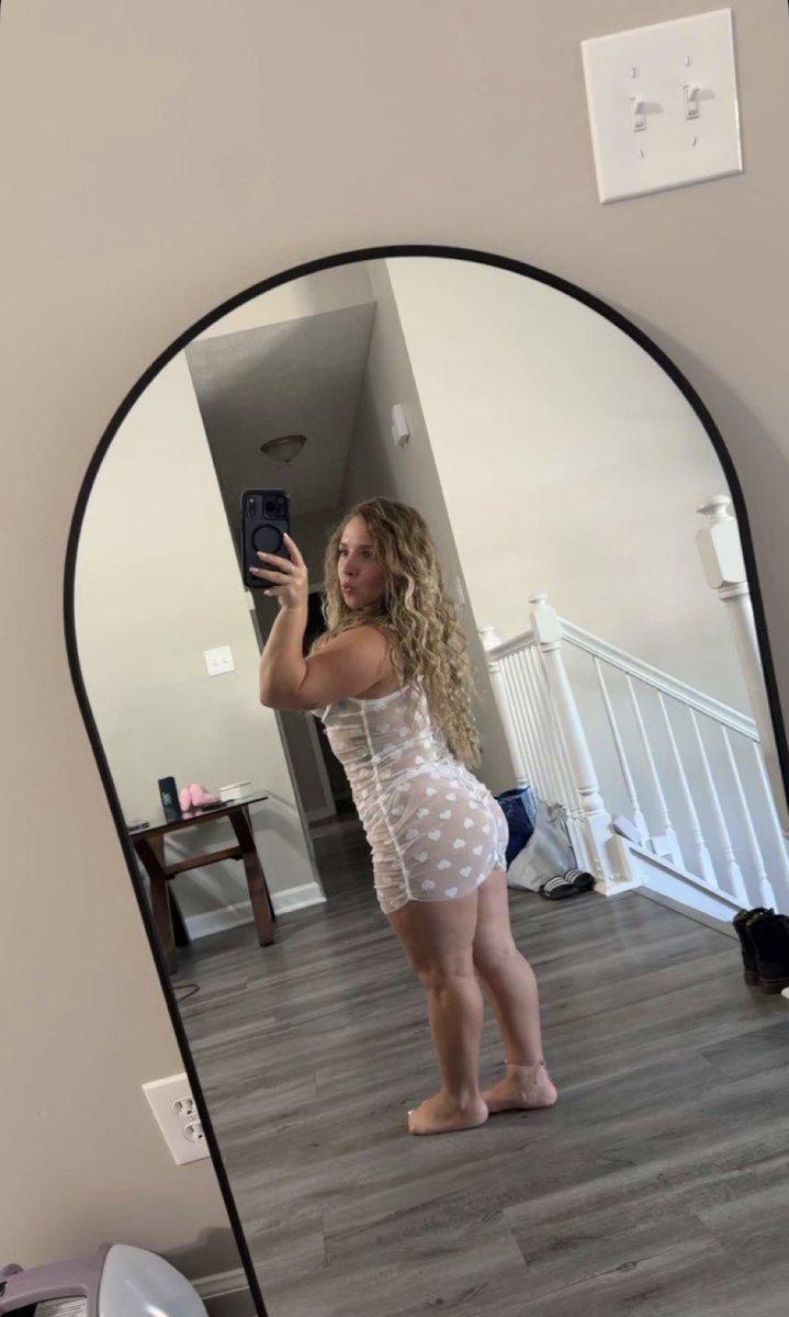 SHY🥰 tweet media