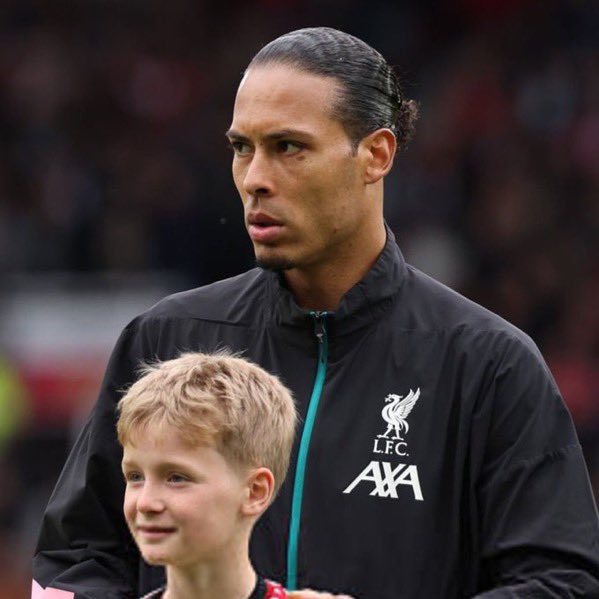 LFCExtensive's tweet photo. 🇳🇱 — فيرجيل فان دايك في البريميرليغ هذا الموسم:

🥇الأكثر فوزًا بالالتحامات الهوائية (161)
🥇الأكثر في إبعاد الكرات (267)
🥇الأكثر في الصراعات الهوائية (188)
🥇الأكثر في التمريرات الدقيقة (2374)
🥇الأكثر بالتمريرات الناجحة من اللعب المفتوح (2183)
🥇الأكثر لمسًا للكرة بين المدافعين (3105)
🥇أكثر المدافعين تسجيلًا للأهداف (4)
