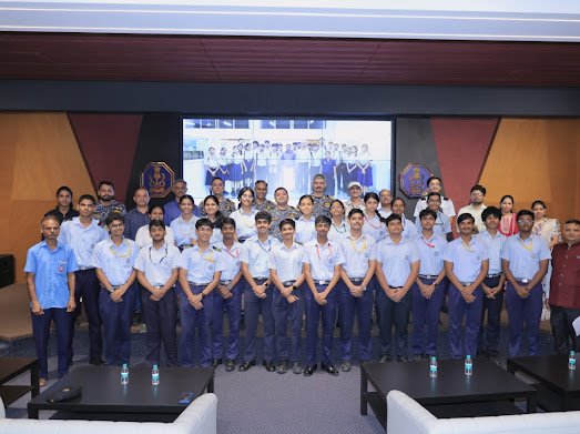 IN_NCSMumbai's tweet photo. ⚓🇮🇳 Where future meets fleet. NCS Mumbai students wrapped up a 5-Day Naval Dockyard internship with BRAHMOS sims, RADAR, SONAR &amp; ship systems. A real lesson in innovation, discipline &amp; maritime pride. #NCSMumbai #IndianNavy #STEM #JaiHind https://t.co/qsr5r4tzKy