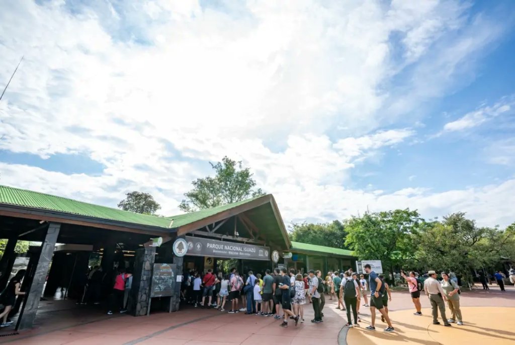 prensamisiones's tweet photo. Nación dispuso un aumento en las tarifas en el Parque Iguazú

https://t.co/WrPk1nbYDT @ParquesOficial #Nación #tarifas #aumento https://t.co/Qv1FhwXNfq