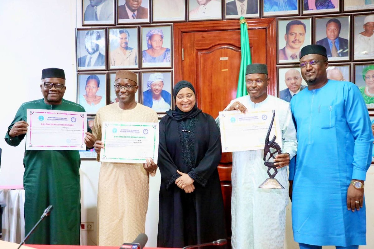MSDS_Mali's tweet photo. La 11e édition des lauréats hospitaliers a récompensé les meilleurs établissements de santé du Mali au titre de 2024.
L’Institut d’Ophtalmologie Tropicale d’Afrique arrive en tête, suivi de l’Hôpital du Mali et de l’Hôpital Pr Bocar Sidy Sall de Kati.
#MSDS https://t.co/iQ7RG7MWTl