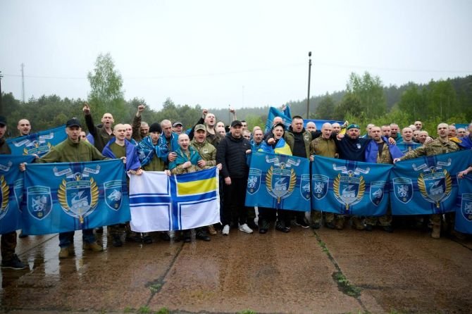 procherkinfo's tweet photo. Восьмеро захисників із Черкащини повернулись додому. Їх визволили з полону в межах сьогоднішнього обміну. 
https://t.co/NFmOAyKjMC https://t.co/52HcejZ5uM