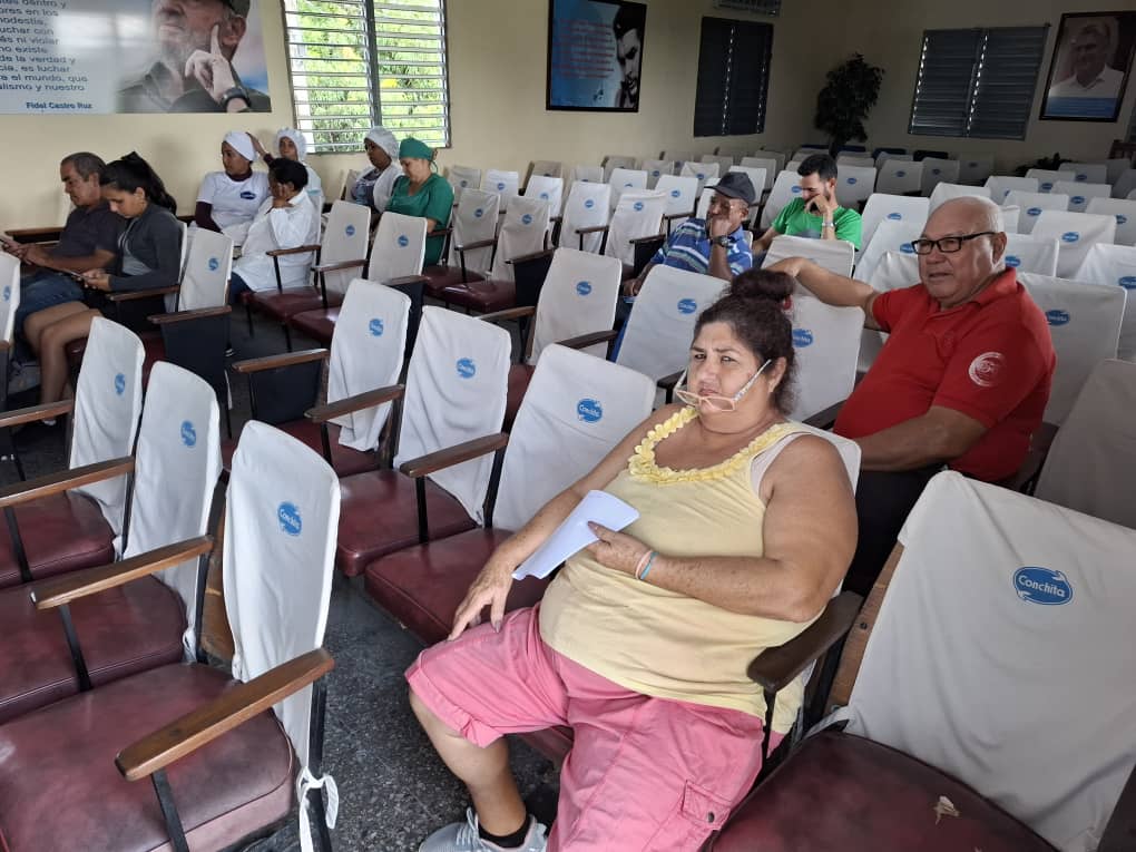 ConchitaHumanos's tweet photo. Activo sindical para contrarrestar lo indicado por el Presidente Donald Trump en la Orden Ejecutiva dictada el 29 de enero y recrudecida el 1 de mayo.#AgroalimPorCuba https://t.co/N6HdgRFIUa