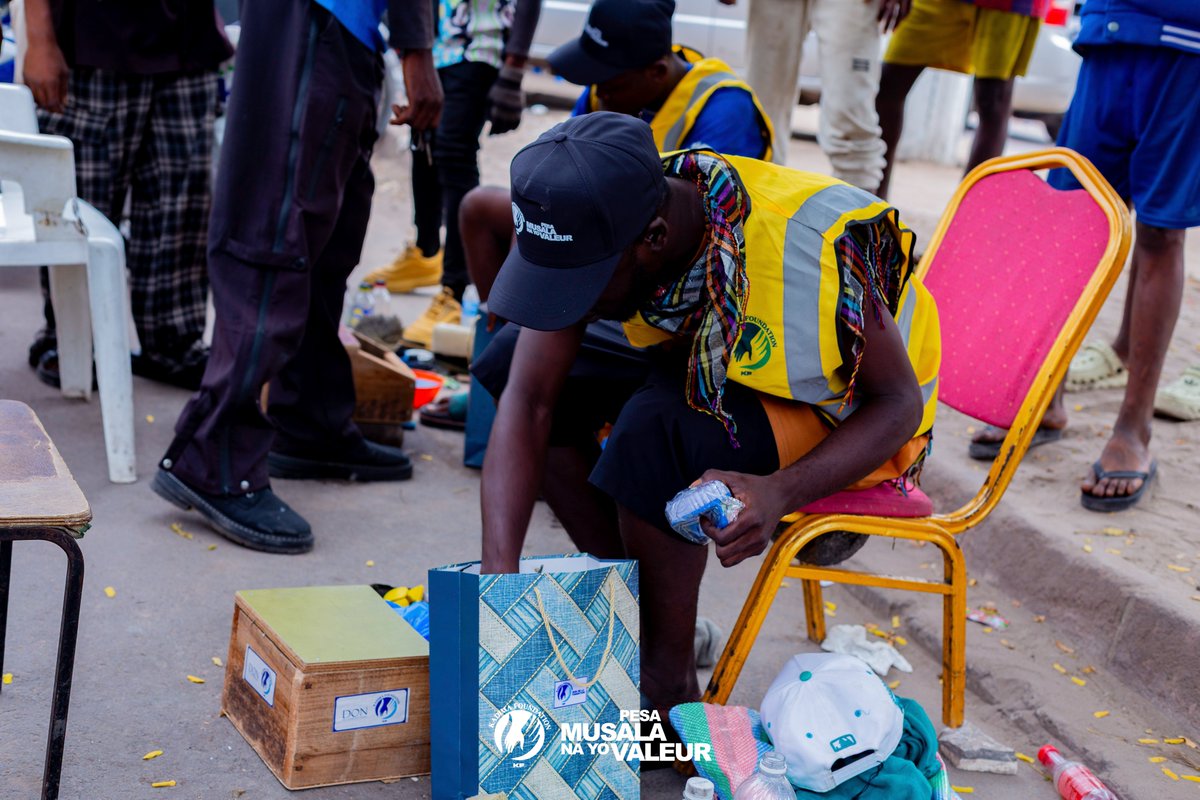 KadimaFoundati's tweet photo. La Fondation Kadima a lancé PESA MOSALA NA YO VALEUR dans le but de propulser, d'aider et d'encourager la population à se prendre en charge.

Il n’y a pas de sot métier, dit-on. https://t.co/CasYJznK2E