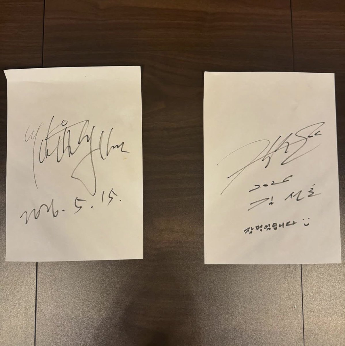 seonhomiracle's tweet photo. omg!!! uibosa crumbs!!

"Thank you to actors Kim Seonho and Kim Yoonseok for visiting 🙏

I was wondering why the atmosphere in the store felt so good today… ✨
Thanks to you, it felt like a scene from a movie.
It became a special day marked by the actors’ signatures 🖊️
Thank you even more for enjoying the food :)"

#MayTheCongressmanProtectYou #KimSeonho