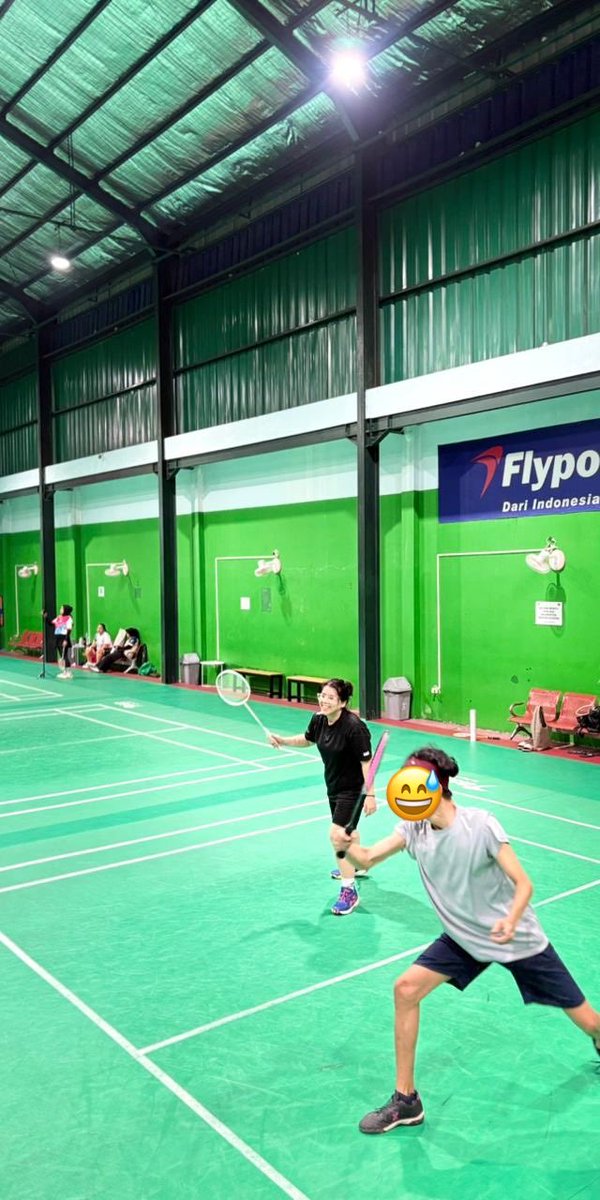 elvandss's tweet photo. Relationship status: committed to badminton https://t.co/yswLg74DLJ