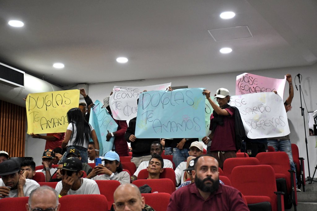 IPCoficial's tweet photo. #Medellín | 🕊️Con un auditorio completamente lleno, la comisión de @PazUrbanaCo realiza el foro "Construcción de economías para la paz urbana", un espacio técnico, político y multiactor enfocado en la transformación y sustitución de economías ilícitas en el Valle de Aburrá. https://t.co/2FYhNM0soP