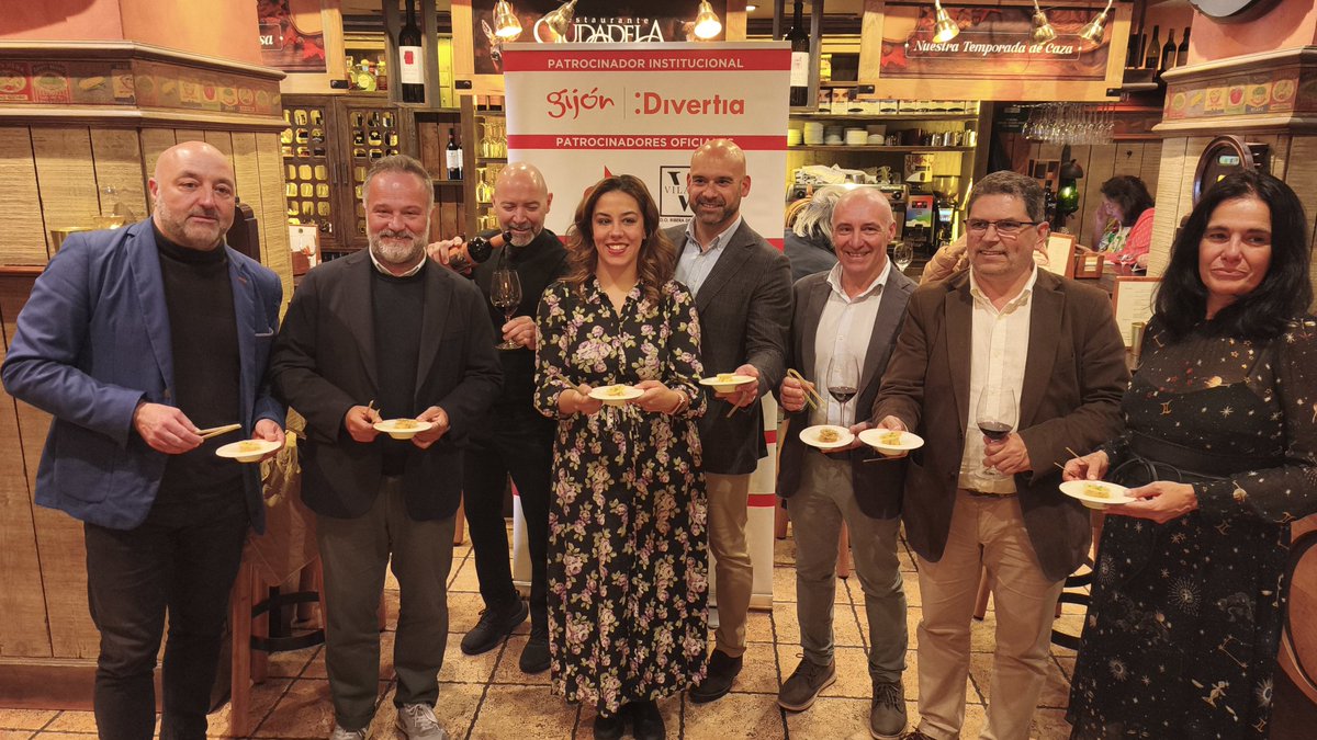 ppaytogijon's tweet photo. 🔵 Arranca una nueva edición de @gijondepinchos una competición por el mejor sabor en un bocado que se prolongará hasta el 24 de mayo. 

@guzmanpendas y @AbelJunquera7 han degustado en primicia la propuesta de este año de @CIUDADELAGIJON. https://t.co/fBCN6VJP1T