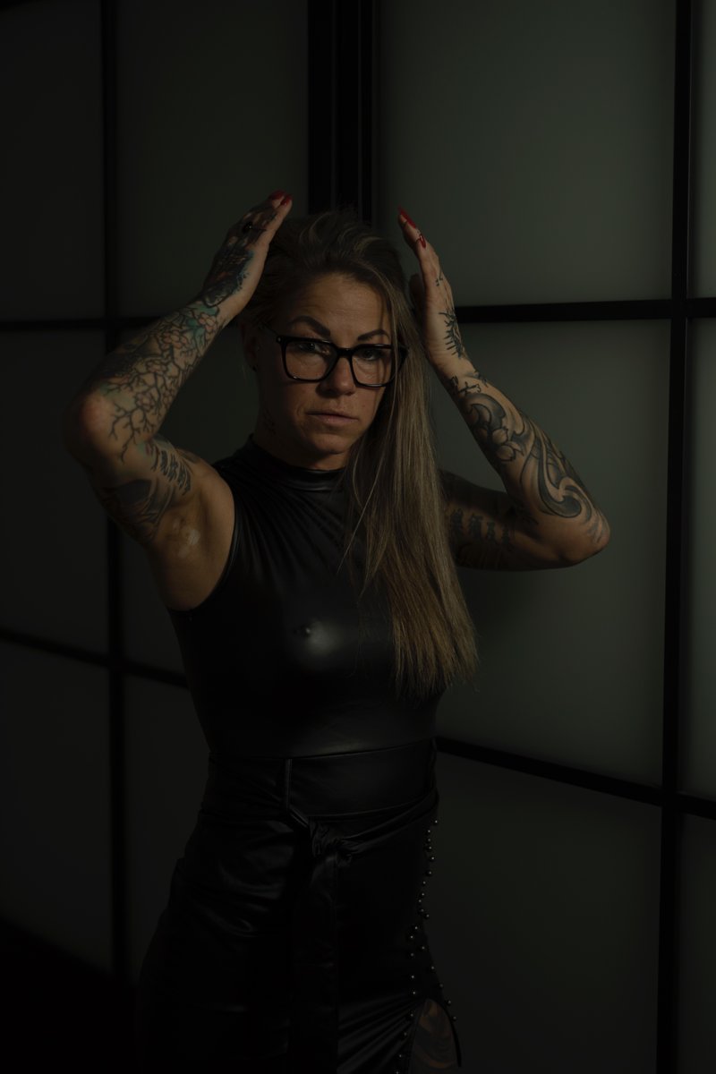 tatjanasue's tweet photo. Outfit 1 oder 2 ?😈 https://t.co/OqlCyJ5XNJ