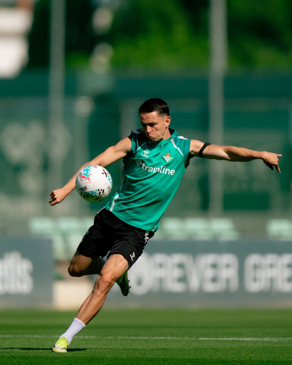 RealBetis's tweet photo. Próximo objetivo: FC Barcelona 🫡 https://t.co/INGUZAHA4W