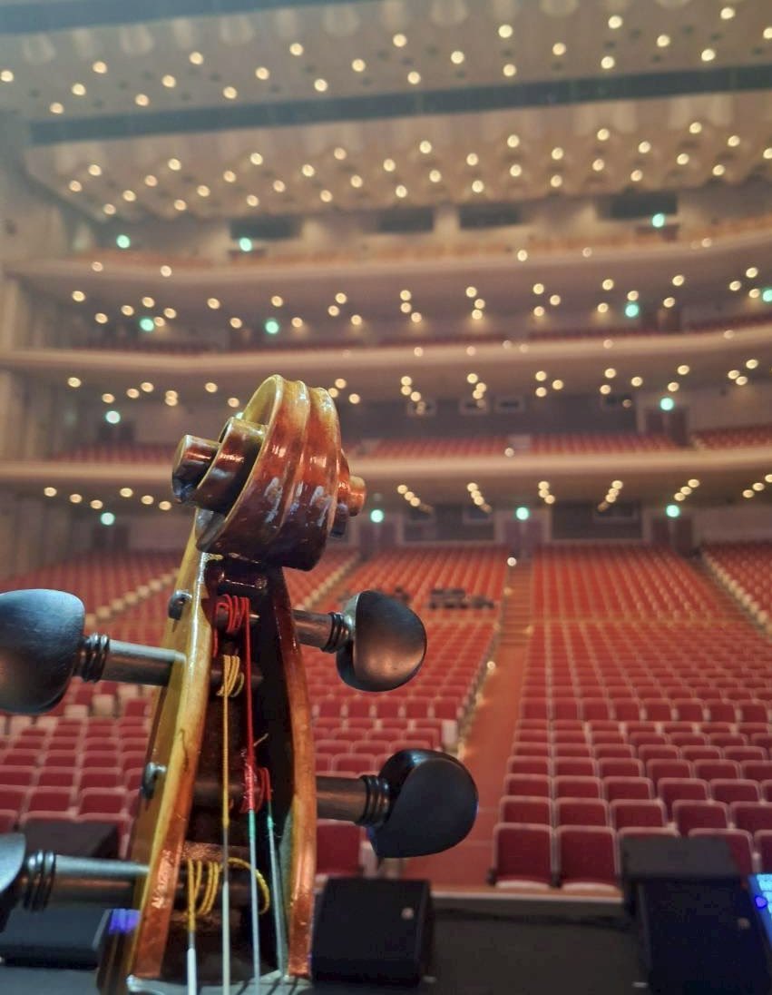 ryokookouchi's tweet photo. 福岡、大阪、広島、名古屋、
そして東京2Days！
折り返しを過ぎ、
残すところあと2公演となりました🥹

どの公演も割れんばかりの歓声に包まれ
大盛況のうちに終演👏

私たち弦楽チームも
日々たくさんの打ち合わせを重ねながら
精一杯お手伝いさせていただいています🎻
残り公演も全力で🔥

#ILDIVO https://t.co/tC7GfLhI3s