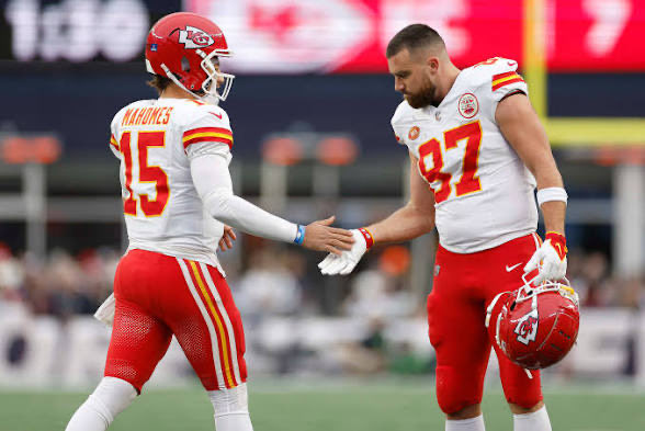 Daily_Chiefs_'s tweet photo. The Chiefs have a REALLY tough stretch from Weeks 12-15 👀🔥

But up until then, the schedule looks very favorable for KC.

If they stay healthy and out of trouble, there’s a real path for the Chiefs to be anywhere from 8-2 to even 10-0 entering that stretch 😈 https://t.co/BKoSaZpuK3