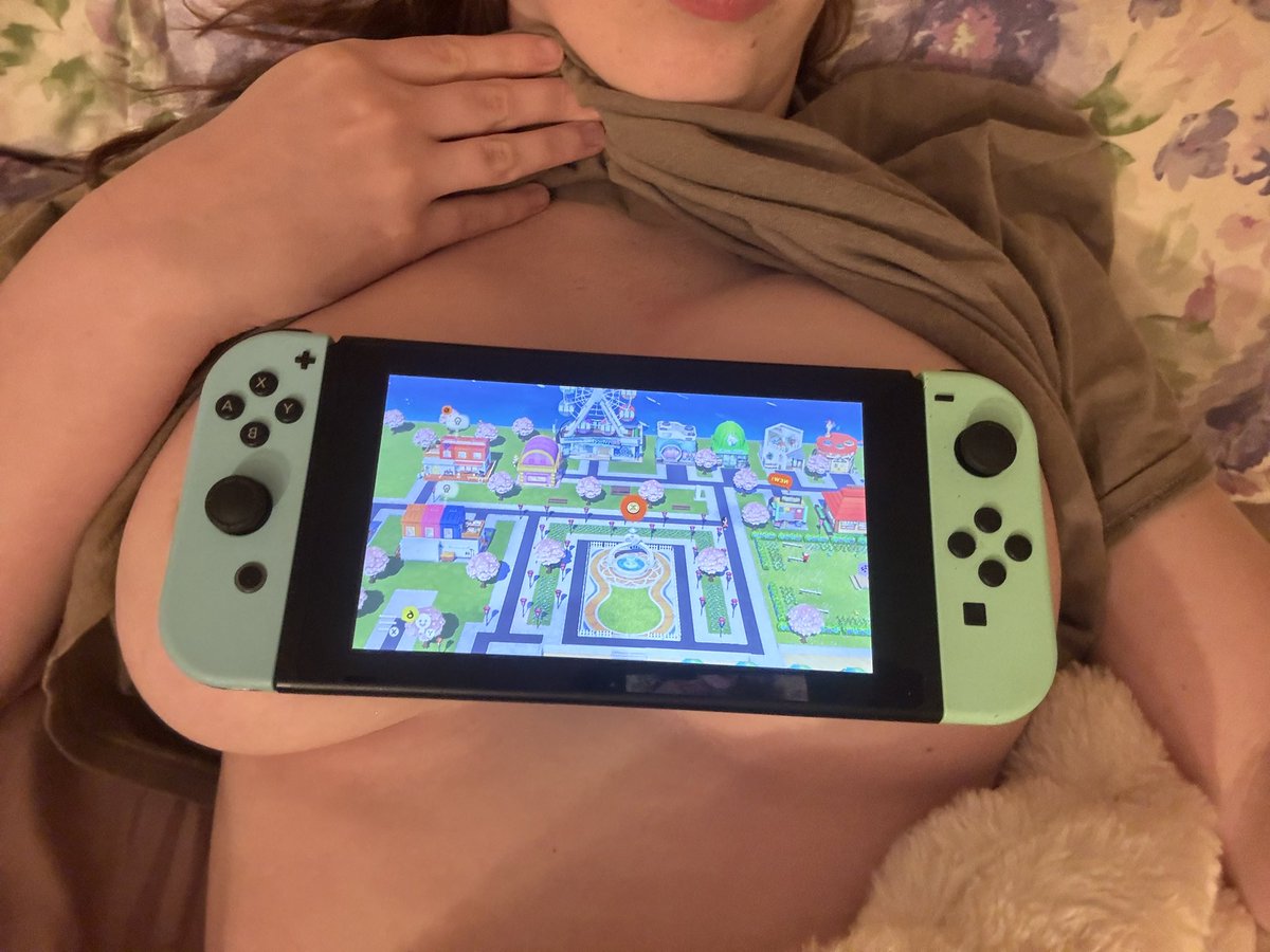 jeckatyperry's tweet photo. gamer girl? just posted the rest in my link :) https://t.co/Hmxt9HVCqu