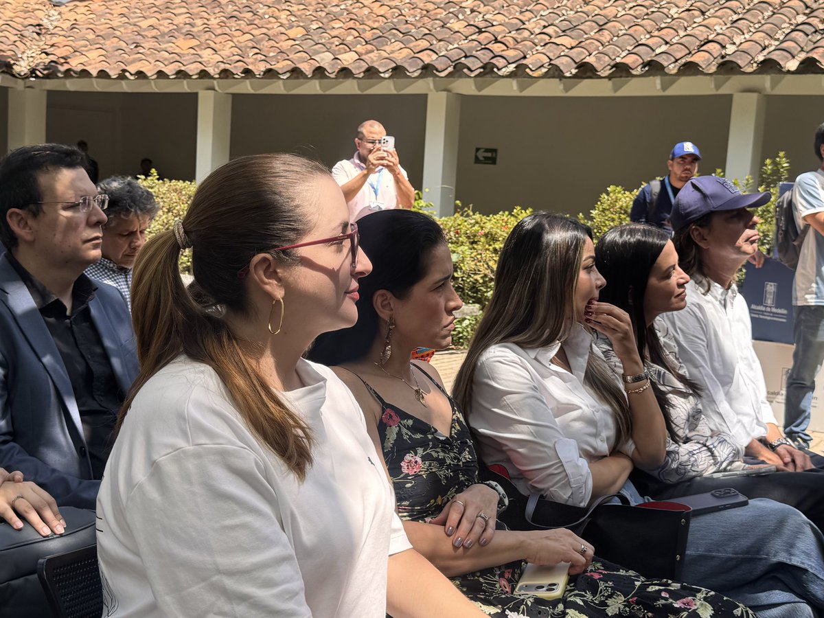 AnaMariaLpezA's tweet photo. Medellín será sede de #ClimateWeekMedellín2026, un hito que redefine el turismo del futuro.
La ciudad se proyecta como destino de innovación, sostenibilidad y grandes encuentros internacionales, impulsando empleo, inversión y una nueva forma de viajar más consciente y responsable https://t.co/1pfzGNPnvi