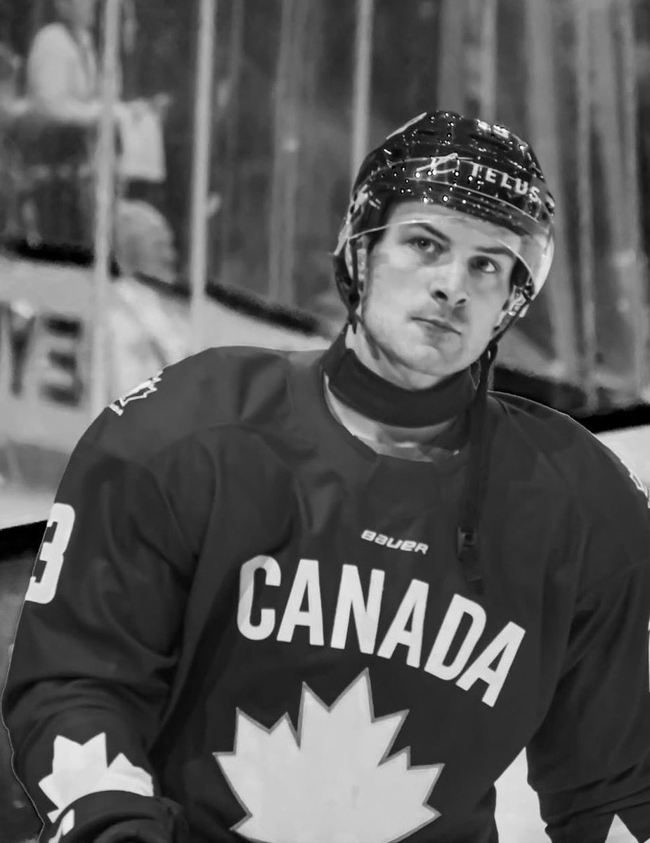 barzyhaites's tweet photo. OH MY GOD….. RIP CANADA JERSEY BARZY https://t.co/qhSiXPuiSm