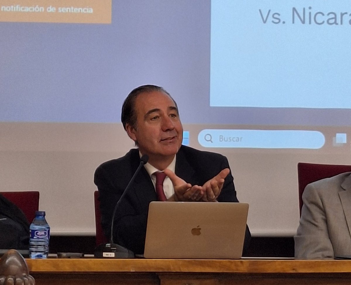 MasterTDAJ's tweet photo. En el @MasterTDAJ hoy hemos tenido el privilegio de escuchar a un excelente jurista, Eduardo Ferrer Mac-Gregor, expresidente de la Corte Interamericana de Derechos Humanos, quien nos ha hablado sobre  la historia y actualidad de la Corte y sus perspectivas.
@FacDerechoUsal https://t.co/GARmrIRRpa