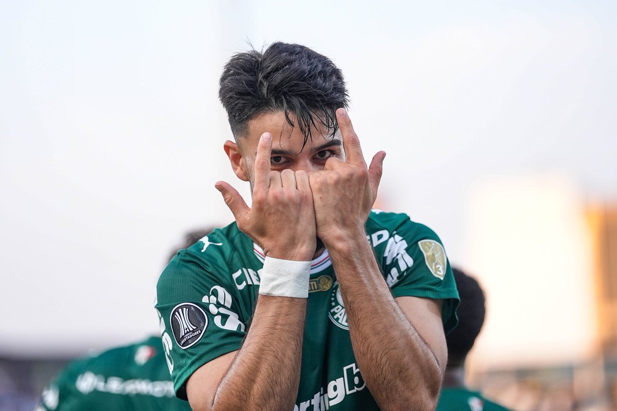 Palmeiras_ARG's tweet photo. GOLEADORES DEL PLANTEL ACTUAL (todas las competencias)

José López - 70 
Gustavo Gómez - 46 
Vitor Roque - 26 
Murilo - 23 
Mauricio - 18 
Joaquin Piquerez - 17 
Ramón Sosa - 11 
Felipe Anderson - 8
Allan - 7 https://t.co/B07VZMkd48
