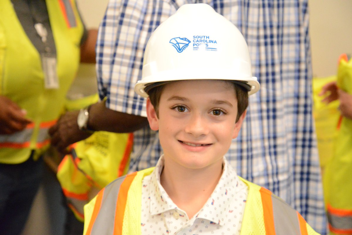 CCSDConnects's tweet photo. Four CCSD elementary school students won the @SCPorts  annual Name the Crane contest.

Yesterday, they visited the Wando Welch Terminal to get their awards and see their cranes in person.

Read more here: https://t.co/GA5U2KyJru https://t.co/pwxBLyGcuE