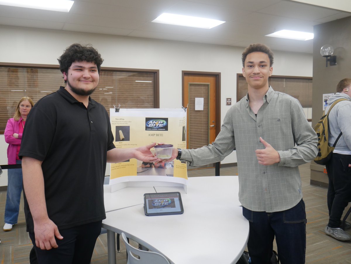ShepardAstros's tweet photo. Making their pitches!

Our Entrepreneurship students participated in an expo-style presentation on Thursday in the Learning Resource Center (LRC). They set up a poster about their product and described their business to staff and students. Some businesses included food samples! https://t.co/zg6DXQDUIS