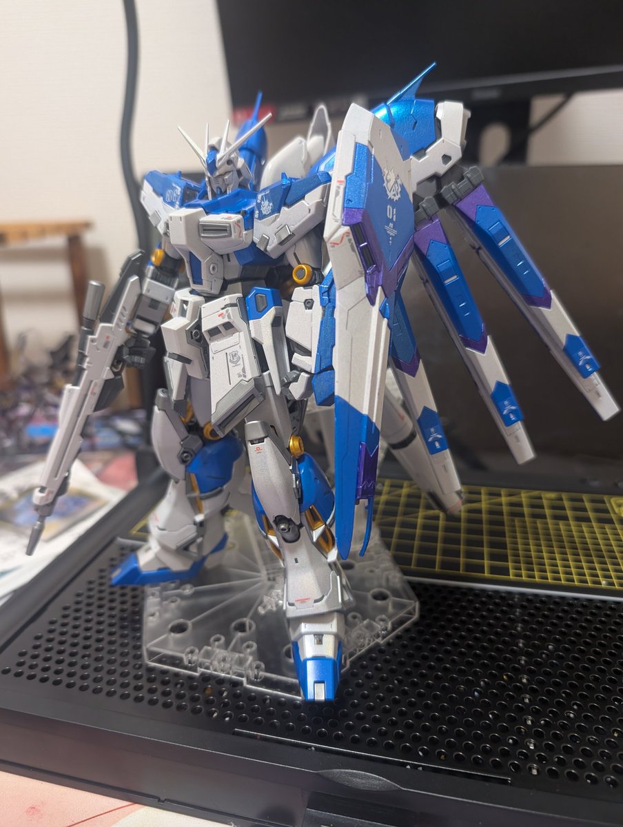 araigmaSTIR's tweet photo. 上手に出来たぜ
月光蝶ホロシルバー基調のHi-νガンダム https://t.co/4ym15dS8qa