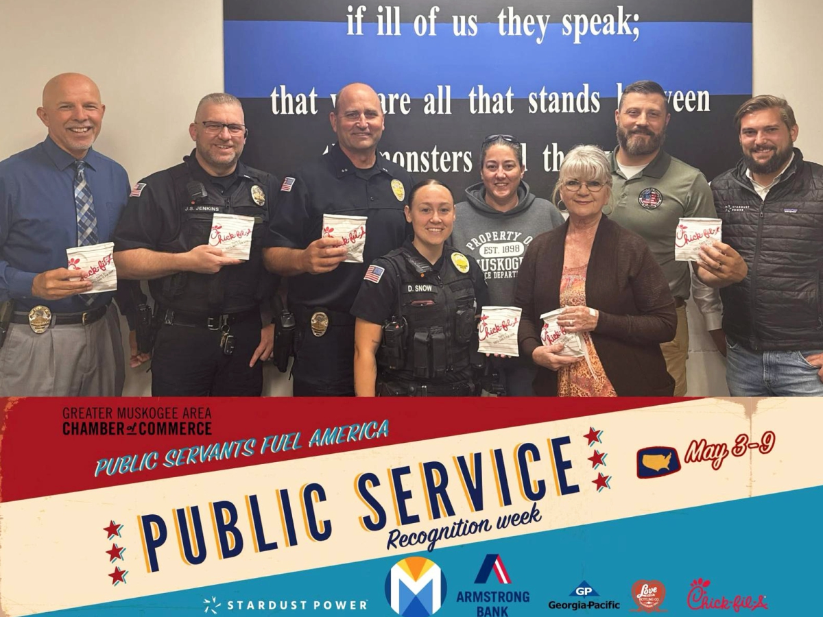 SDST_Power's tweet photo. 👏 Last week, John Riesenberg participated in Public Service Recognition Week with the Muskogee Chamber, delivering lunch to the Muskogee Police Department.
Thank you to the officers and public servants serving the Muskogee community every day.

#Muskogee #StardustPower https://t.co/SJCrAr479j
