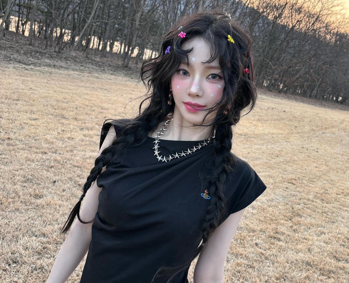 n년 전 오늘의 카리나 tweet media