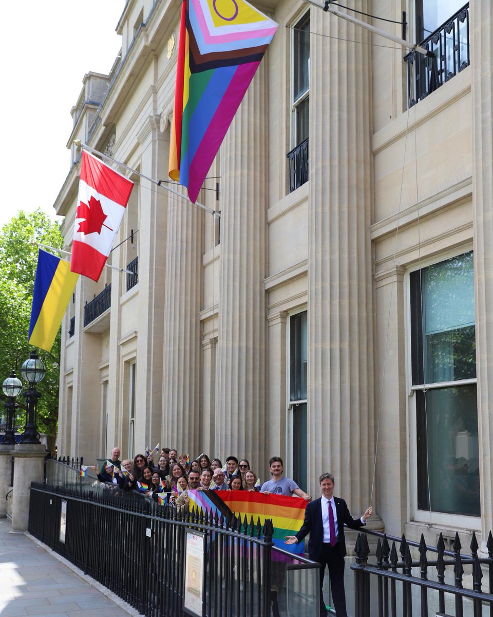 CanadianUK tweet media