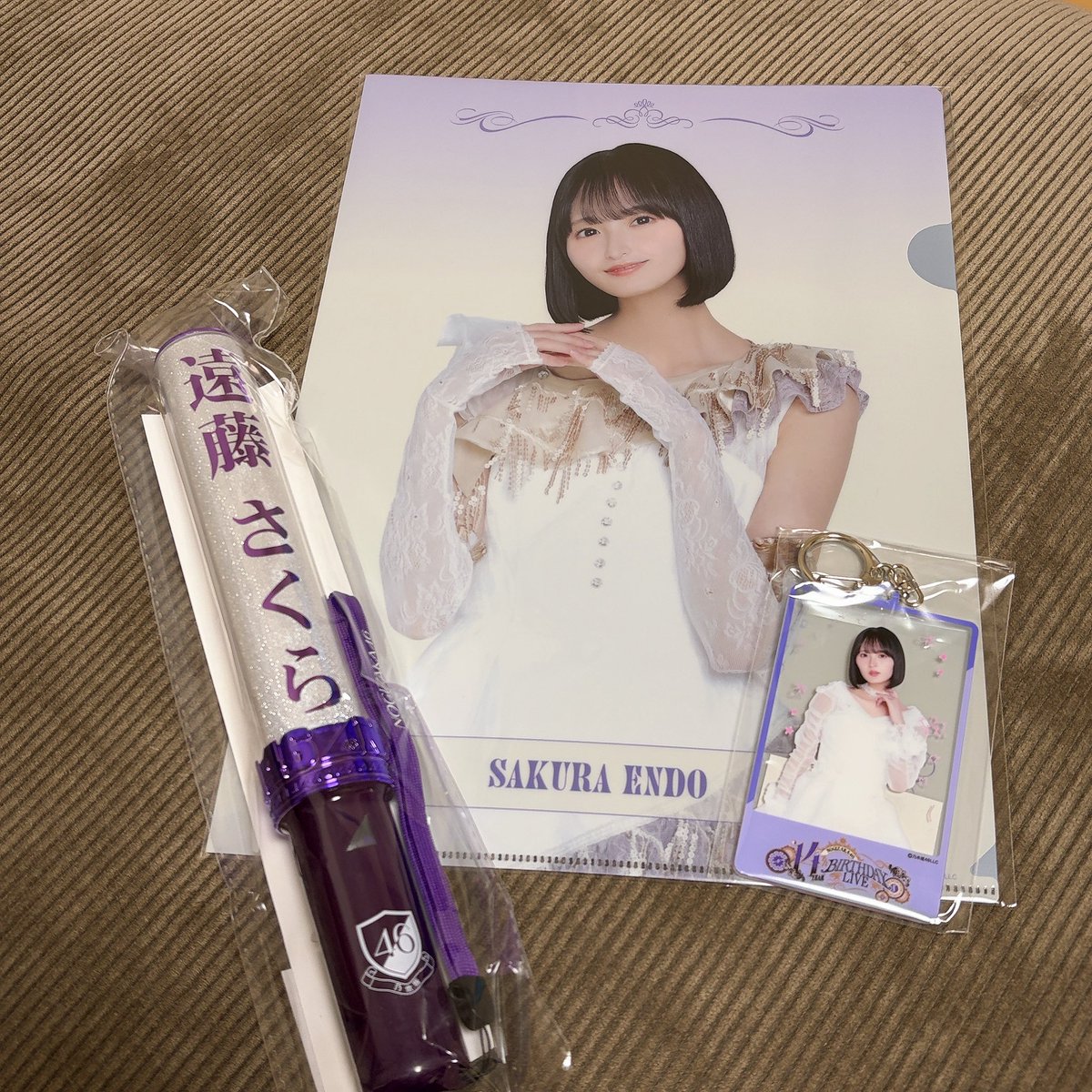 nogi_kinoco's tweet photo. さくらちゃんのペンライトとキーホルダーを買ったら、特典もさくらちゃんだった🌸 https://t.co/xPV0clyfwX