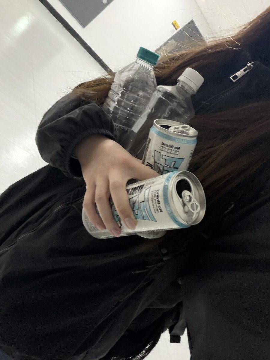 dhkvmf25's tweet photo. 교수님에게 배신감을 느꼈습니다 https://t.co/5tOh8JMspz