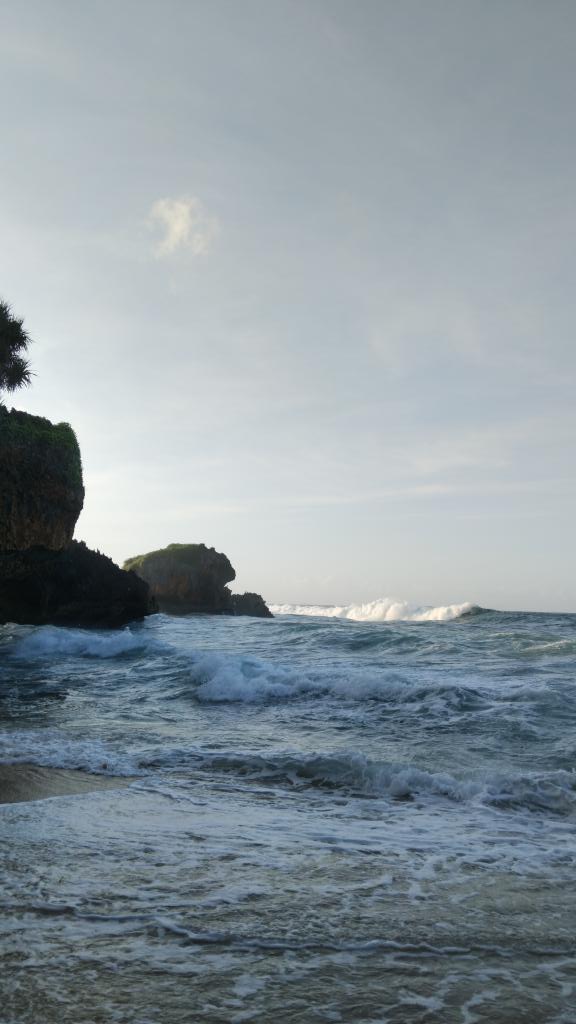 ahyarezqi's tweet photo. Pantai sepanjang &amp; pantai mbuluk https://t.co/6WYFYbvXNk