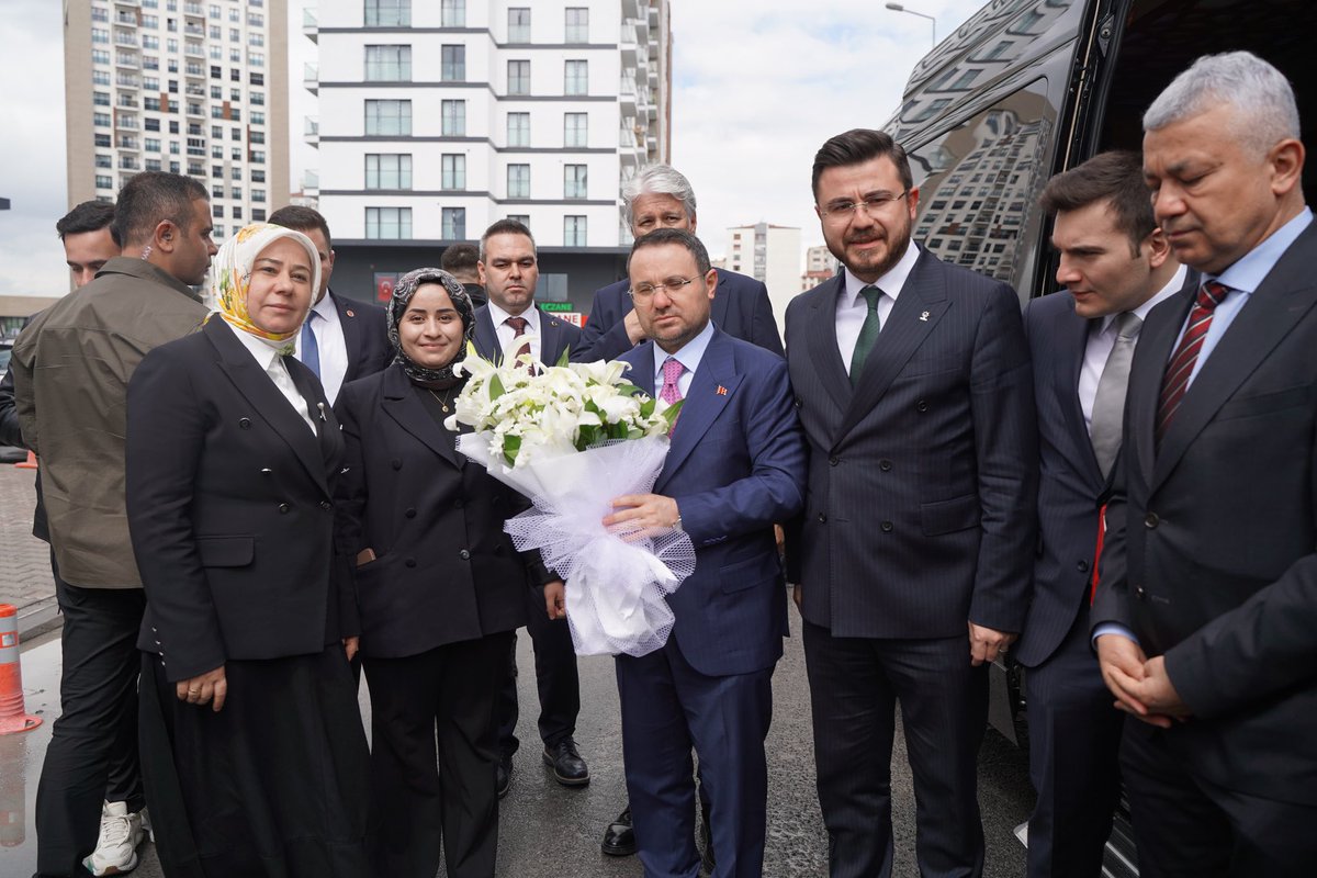 meral_kosar's tweet photo. Genel Başkan Vekilimiz Mustafa Elitaş ve Adalet Bakanımız Akın Gürlek; İl Başkanlığımızı ziyaret ettiler.

Şehrimize göstermiş oldukları yakın ilgi ve destekleri için kıymetli Bakanlarımıza teşekkür ediyoruz. https://t.co/ZItMDUEyuF