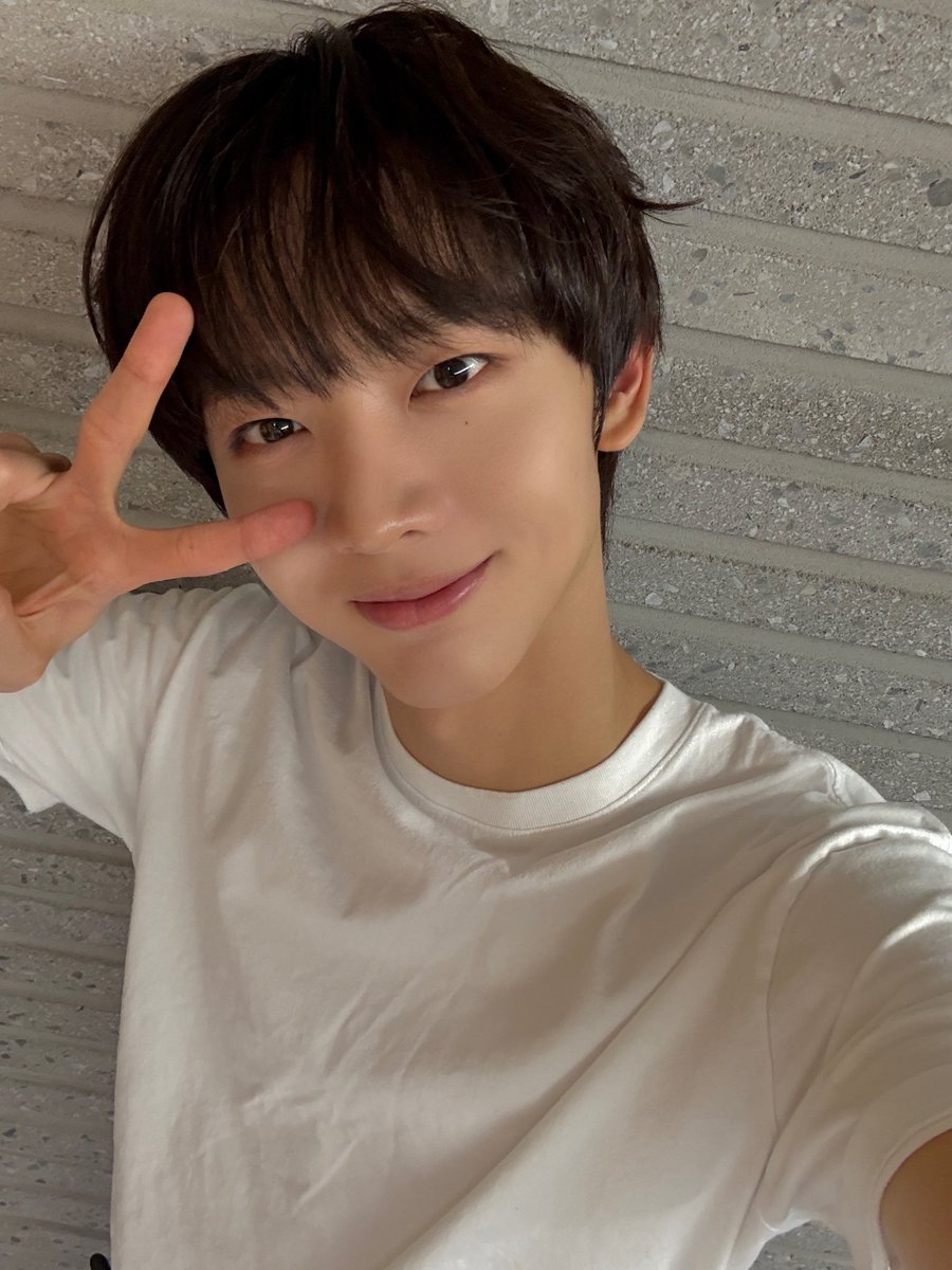 dhi✮⋆˙ EVNNE BACKTALK tweet media