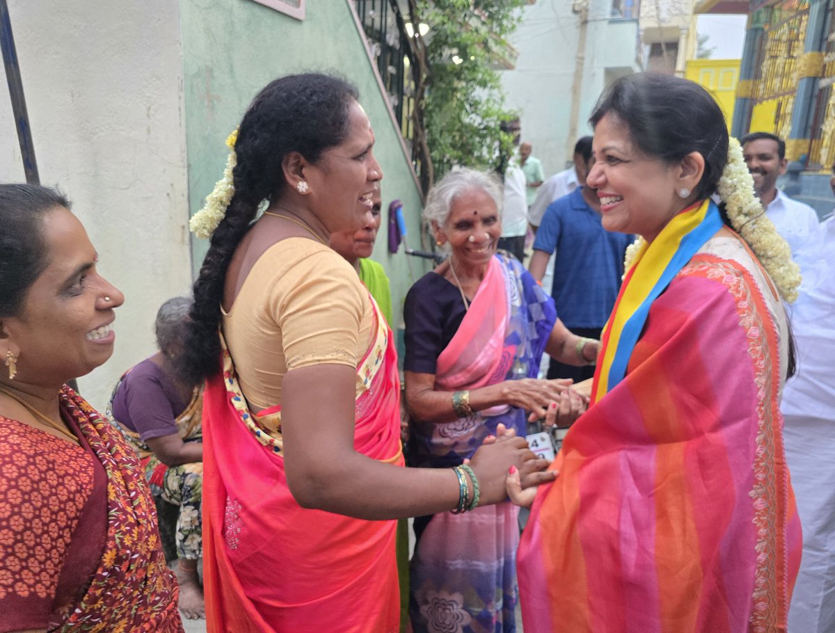 Sowmiyanbumani's tweet photo. தருமபுரி சட்டமன்றத் தொகுதி, தருமபுரி நகராட்சி, மதிக்கோன்பாளையத்தில் மாம்பழம் சின்னத்தில் பெருவாரியான வாக்குகளை வழங்கி, வெற்றி பெறச் செய்த வாக்காளர்களுக்கு நேரில் நன்றி தெரிவித்த போது.!

#NDA | #PMK | #DHARMAPURI https://t.co/vOz0a3P76z