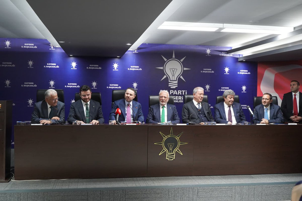 meral_kosar's tweet photo. Genel Başkan Vekilimiz Mustafa Elitaş ve Adalet Bakanımız Akın Gürlek, İl Başkanlığımızda teşkilat mensuplarımızla bir araya geldi.

Nazik ziyaretleri, samimi sohbetleri ve kıymetli katkıları dolayısıyla kendilerine teşekkür ediyor, çalışmalarında muvaffakiyetler diliyoruz. https://t.co/CbXqBZO0wr