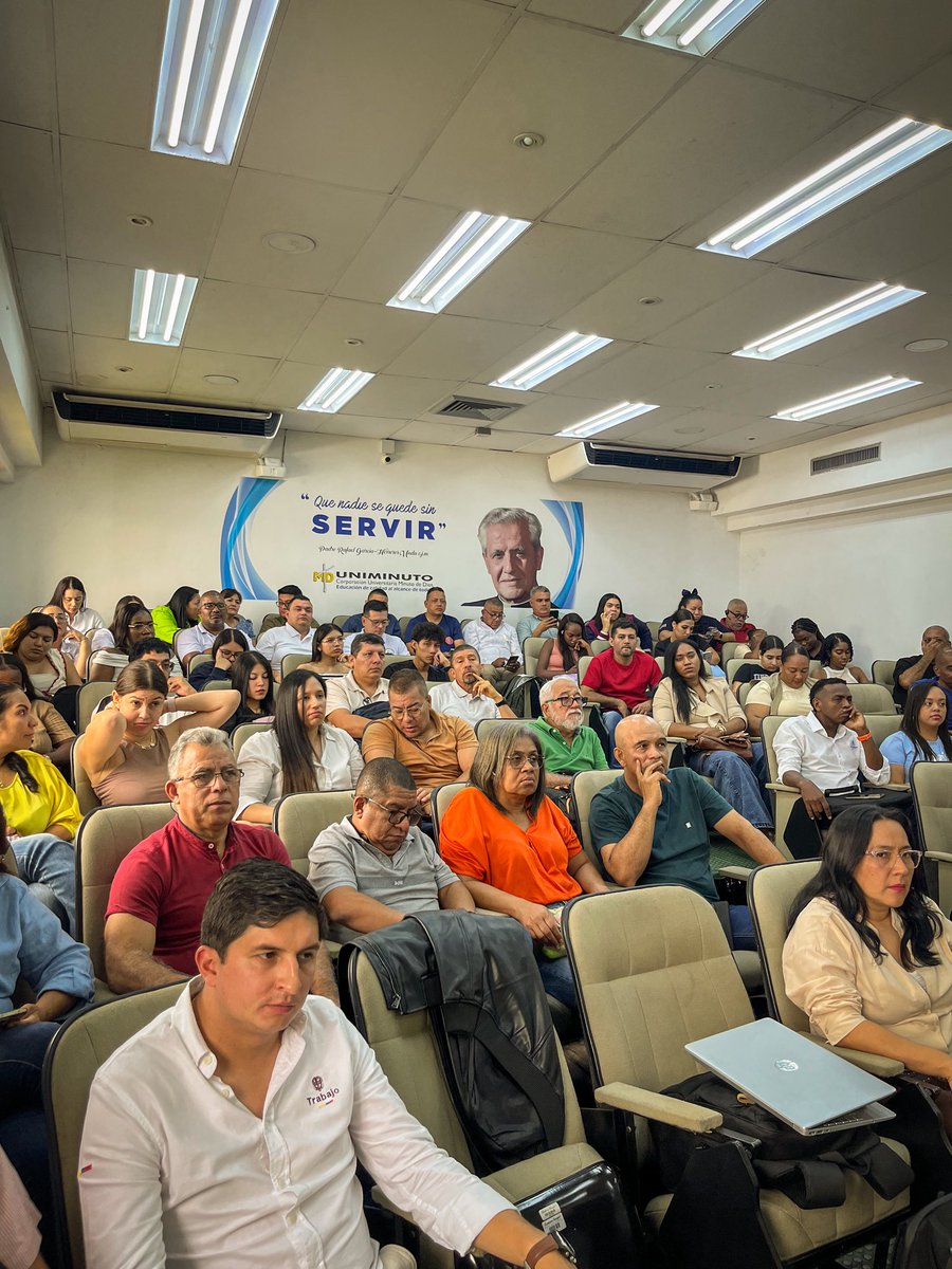 DuvalierSanchez's tweet photo. ¡Nuestra lucha por los trabajadores de la salud no para! Estamos junto al @MintrabajoCol @AntonioSanguino, lanzando el decreto que frenará el abuso de los contratos sindicales a enfermeras, médicos, paramédicos, personal administrativo y todos los profesionales del sector, contratados bajo esta perversa figura. 

Les estaré contando cómo avanzamos.

#EsConAcciones🌻