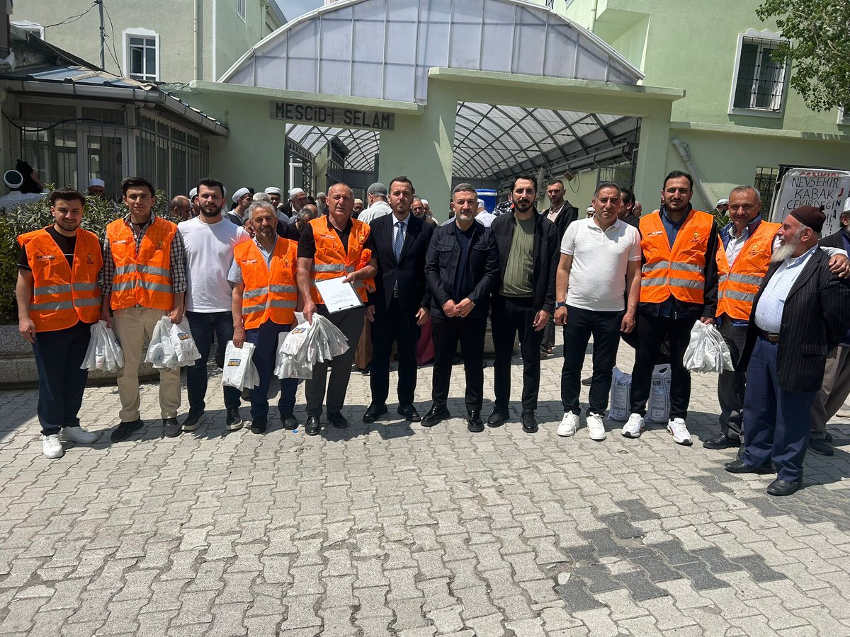 erdal_ucar's tweet photo. Malkoçoğlu mahallesinde vatandaşlarımızla bir araya geldik… https://t.co/BO7lURmaDZ