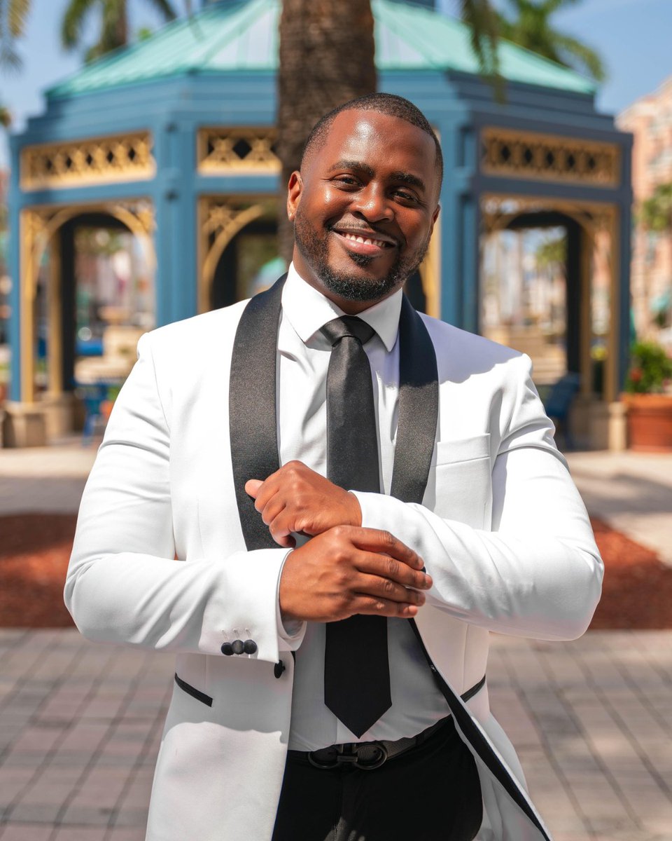 JeffCorriolan's tweet photo. 🌴 Excited to be part of the Hollywood Tour &amp; Spotlight alongside amazing South Florida leaders &amp; professionals!

📍 Hollywood Beach Golf Club
🗓 June 11 | 10 AM

Comment “HOLLYWOOD” to attend 🎟️

#HollywoodFL #MiamiRealtors #SouthFloridaRealEstate https://t.co/3XtJJotvzI